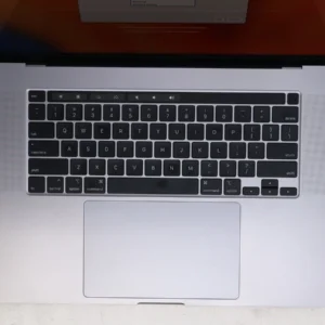 Foto 4 de Apple MacBook Pro 16 pulgadas Intel i9 32GB/512GB Reacondicionado