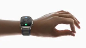 Foto 3 de Apple Watch Ultra 2 49mm Titanio natural Reacondicionado