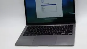 Foto 2 de MacBook Pro 14 M2 Pro 16GB/512GB Open Box - vista 1