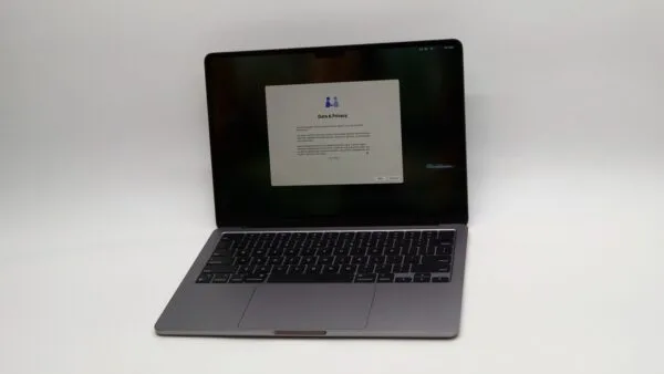 MacBook Pro 14 M2 Pro 16GB/512GB Open Box - vista 2